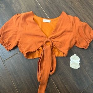 Altrd state tie front top